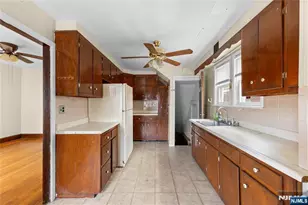 62 Ampere Pkwy, East Orange, NJ 07017 - Photo 9