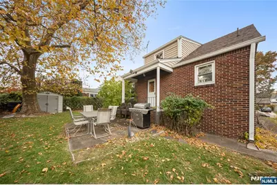 31 Rollins Avenue, Clifton, NJ 07011 - Photo 23