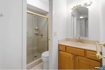 160 Overlook 4-B #4-B, Hackensack, NJ 07601 - Photo 17