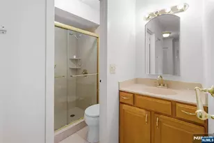 160 Overlook 4-B, Hackensack, NJ 07601 - Photo 17