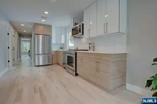 81 Mission St, Montclair, NJ 07042 - Photo 17