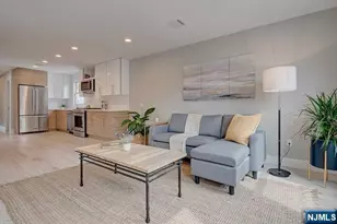 81 Mission St, Montclair, NJ 07042 - Photo 19