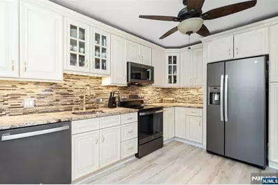 21 Sunrise Avenue, Bloomingdale, NJ 07403 - Photo 19