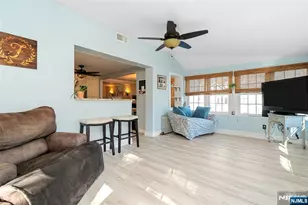 21 Sunrise Ave, Bloomingdale, NJ 07403 - Photo 21