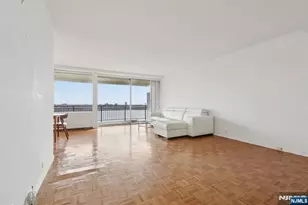 4 Horizon Road 627, Fort Lee, NJ 07024 - Photo 3