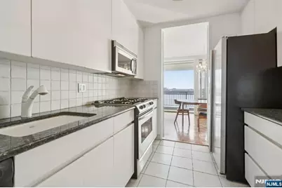 4 Horizon Road 627 #627, Fort Lee, NJ 07024 - Photo 15