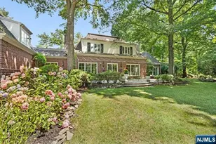2 Canoe Ln, Roseland, NJ 07068 - Photo 27