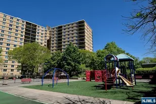 2200 Central Road 9 B, Fort Lee, NJ 07024 - Photo 17