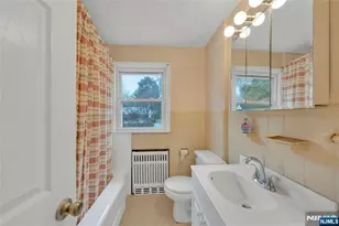 80 Voorhees St, Teaneck Township, NJ 07666 - Photo 25