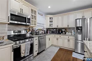 562 Oregon Ave, Cliffside Park, NJ 07010 - Photo 11