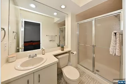 190 Surrey Court, Ramsey, NJ 07446 - Photo 19