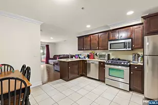 1625 Paterson Plank Road 9, Secaucus, NJ 07094 - Photo 5