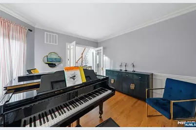 11 Blackledge Court, Closter, NJ 07624 - Photo 9