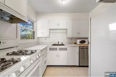 12-71 Orchard Street, Fair Lawn, NJ 07410 - Photo 7