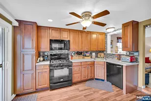 31 Hamilton St, Bloomingdale, NJ 07403 - Photo 17