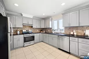 2 Kathleen Ct C002, Ridgefield, NJ 07657 - Photo 7