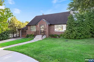 4 Gail Pl, Secaucus, NJ 07094 - Photo 3