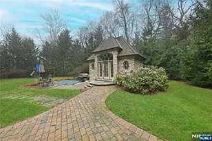 22 Pembroke Trail, Upper Saddle River, NJ 07458 - Photo 35