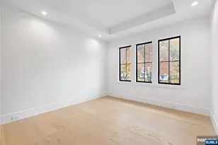 375 Burnet Pl, Paramus, NJ 07652 - Photo 23