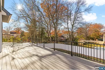 375 Burnet Place, Paramus, NJ 07652 - Photo 33