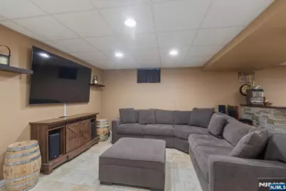 239 Lexington Avenue, Paterson, NJ 07502 - Photo 25