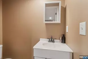 239 Lexington Ave, Paterson, NJ 07502 - Photo 33