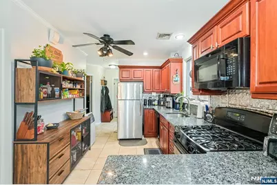 19 Pearl Street, Bloomingdale, NJ 07403 - Photo 11