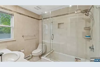 233 Lasalle, Hasbrouck Heights, NJ 07604 - Photo 19