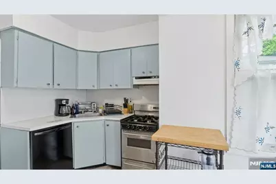 233 Lasalle, Hasbrouck Heights, NJ 07604 - Photo 9