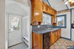 83 Lakeview Ave, Ringwood, NJ 07456 - Photo 11