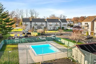 93 Presidential Dr, Englewood, NJ 07631 - Photo 33