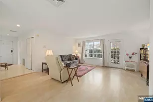 28 Garden Pl 151, Edgewater, NJ 07020 - Photo 5