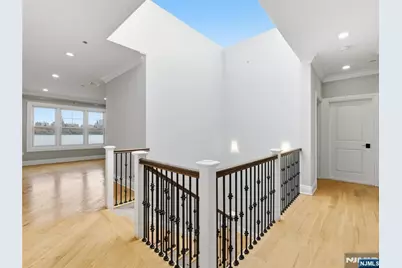 32 Marquis Court, Edgewater, NJ 07020 - Photo 13