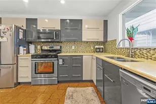 54 Village Rd, Clifton, NJ 07013 - Photo 9