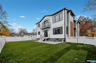 121 Circle Dr, Paramus, NJ 07652 - Photo 45