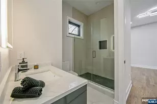 121 Circle Dr, Paramus, NJ 07652 - Photo 21