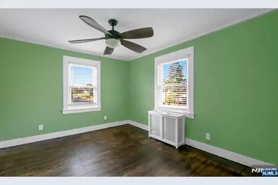 114 E 5th Avenue, Roselle, NJ 07203 - Photo 23