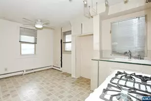 325 New Bridge Rd, Bergenfield, NJ 07621 - Photo 23