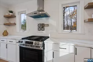 18 Clinton Pl, Woodcliff Lake, NJ 07677 - Photo 11