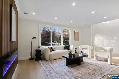 18 Clinton Place, Woodcliff Lake, NJ 07677 - Photo 3