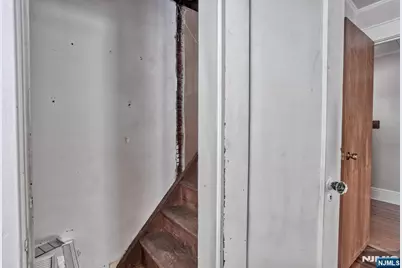 9 New York Avenue, Bergenfield, NJ 07621 - Photo 29