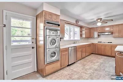 9 New York Avenue, Bergenfield, NJ 07621 - Photo 17
