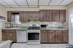 312 Rochelle Ave, Rochelle Park Township, NJ 07662 - Photo 13