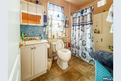 567 E 19th Street, Paterson, NJ 07514 - Photo 17