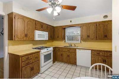 33 Chobot Lane, Elmwood Park, NJ 07407 - Photo 31