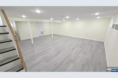 8 Tiffany Boulevard, Newark, NJ 07104 - Photo 15