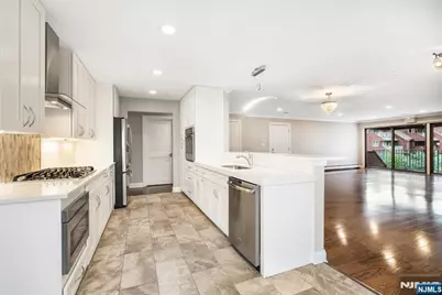 14A Riverview 14A #14A, North Bergen, NJ 07047 - Photo 15