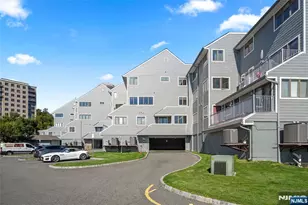 14A Riverview 14A, North Bergen, NJ 07047 - Photo 5