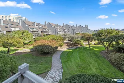 14A Riverview 14A #14A, North Bergen, NJ 07047 - Photo 9