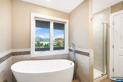 14A Riverview 14A #14A, North Bergen, NJ 07047 - Photo 25